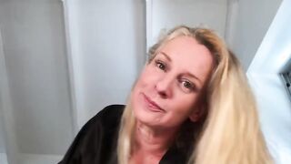 Vitaduplez - Mum teaches kissing