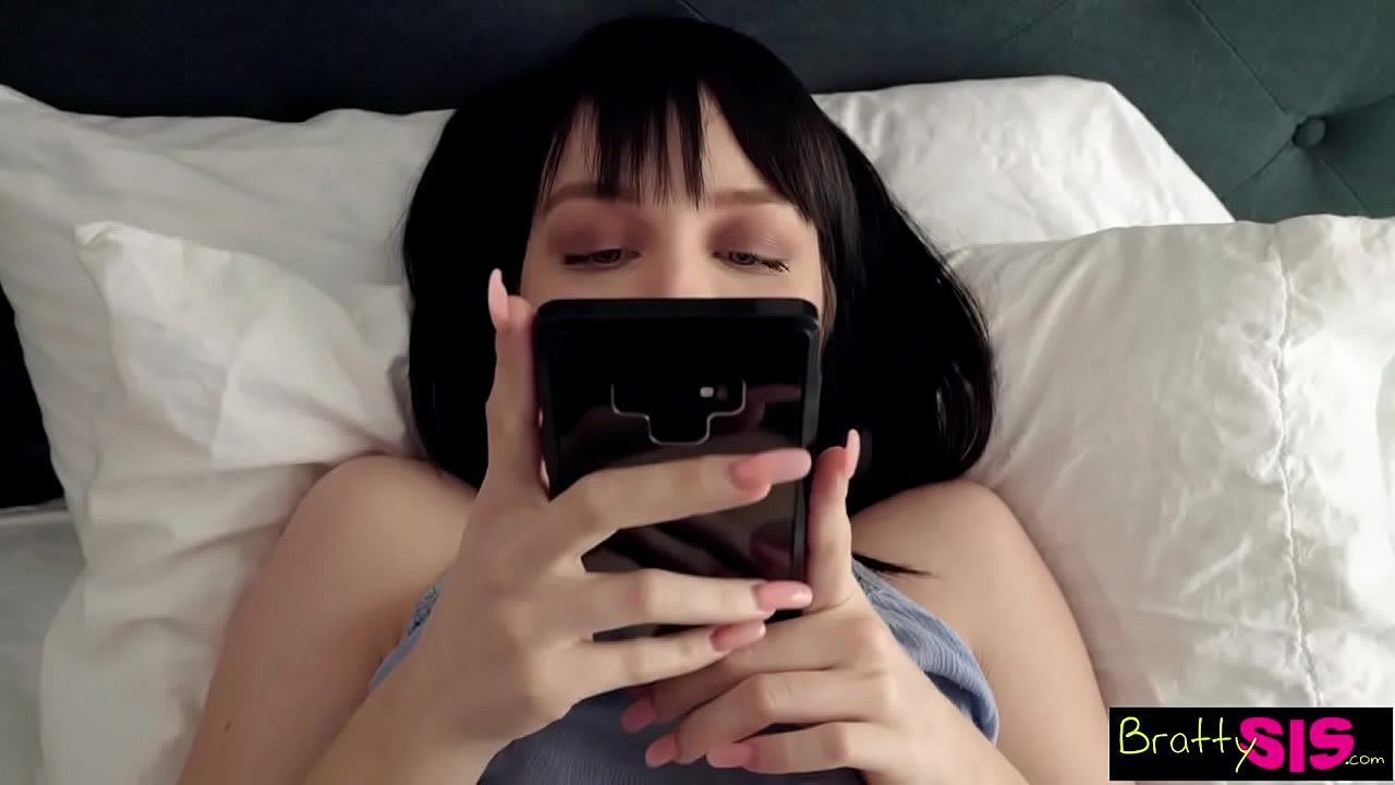 Is This Your Dick? Step Sis Fucked After Finding StepBro's Dick Pic S13:E6 12 min 720p