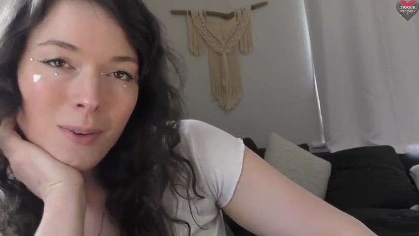 Tigger Rosey - Mommy Gets Love From Her Sweetheart