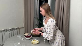 WILL 15 MINUTES BE ENOUGH? ARISHA MILLS FUCKS A CAMERA MAN DURING A COOKING SHOW
